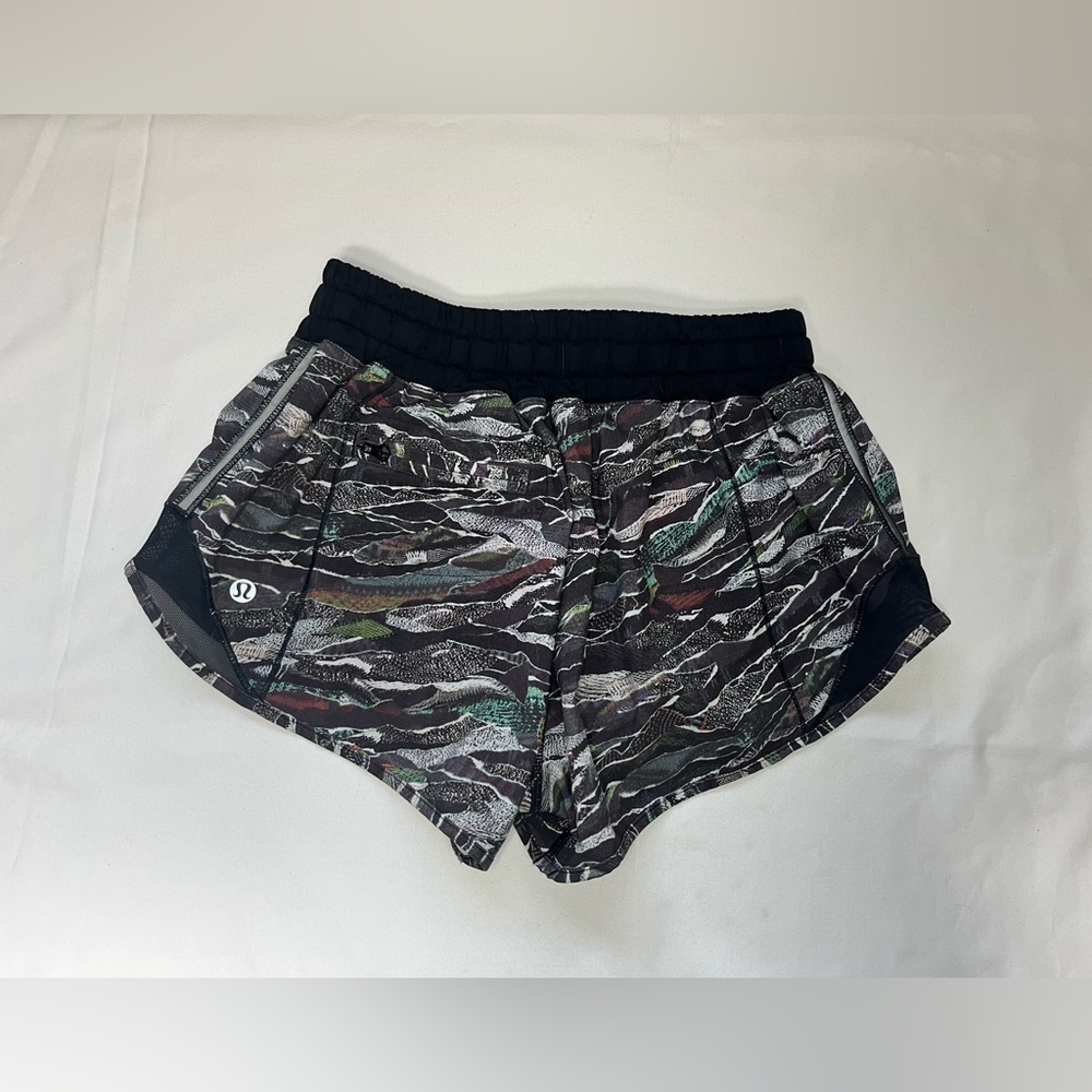 LULULEMON Hotty Hot Short (Long  4")
Mini Sweatr Multi Black / Black - Picture 5 of 11